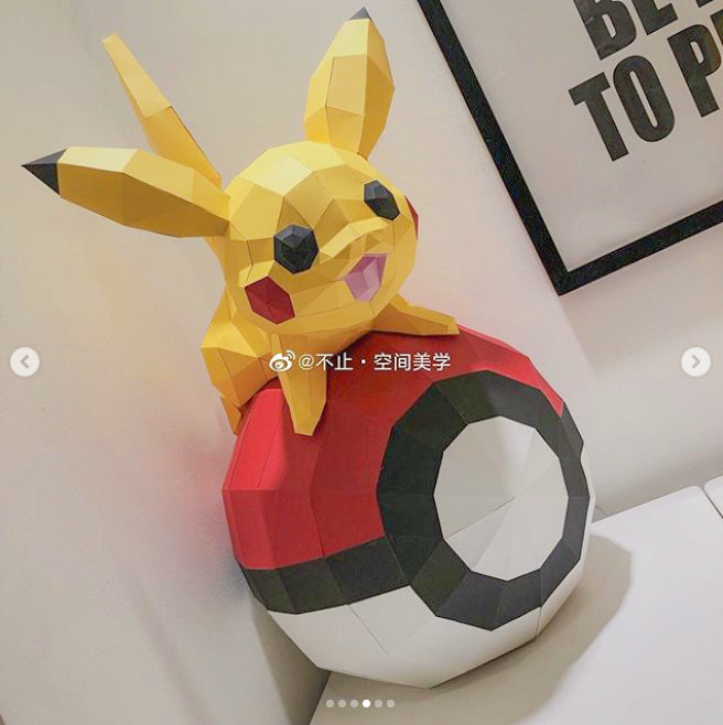 Pikachu Pokeball