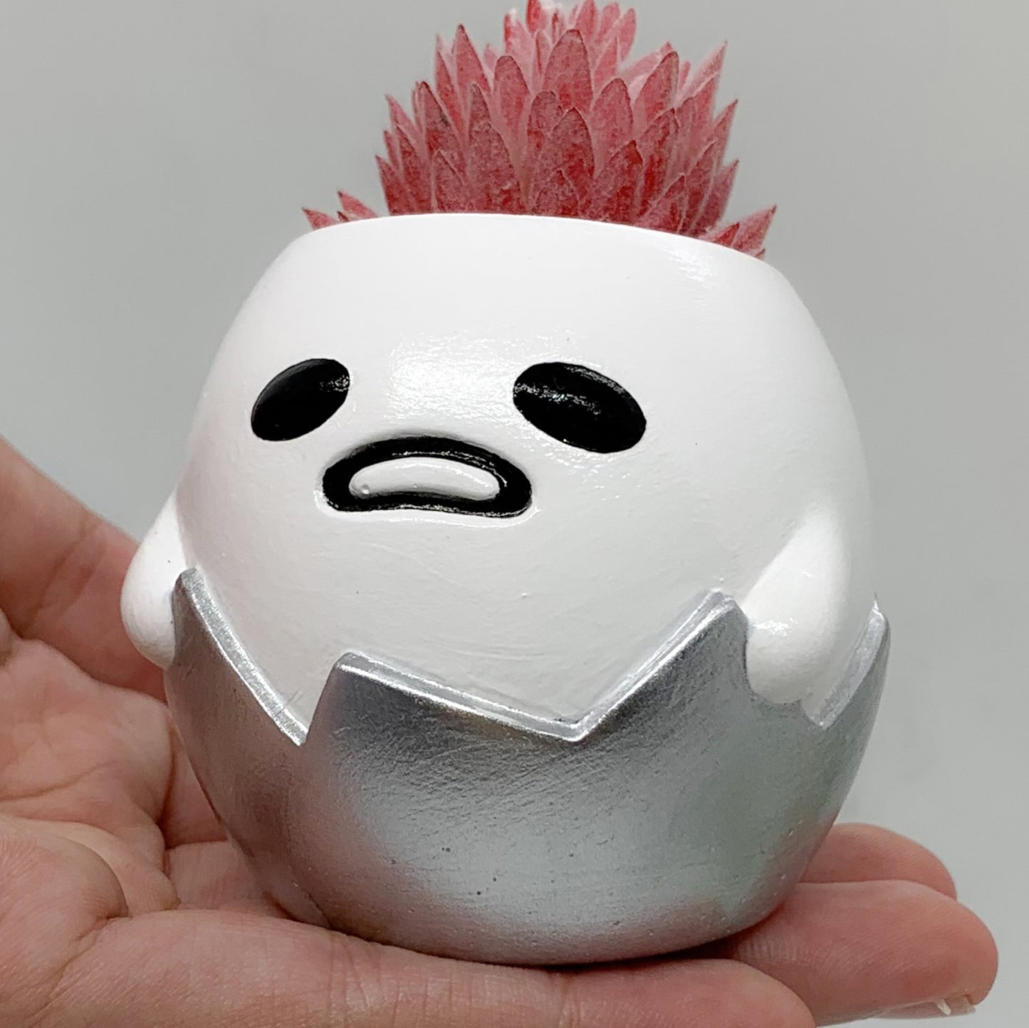 GUDETAMA EGG PLANTER