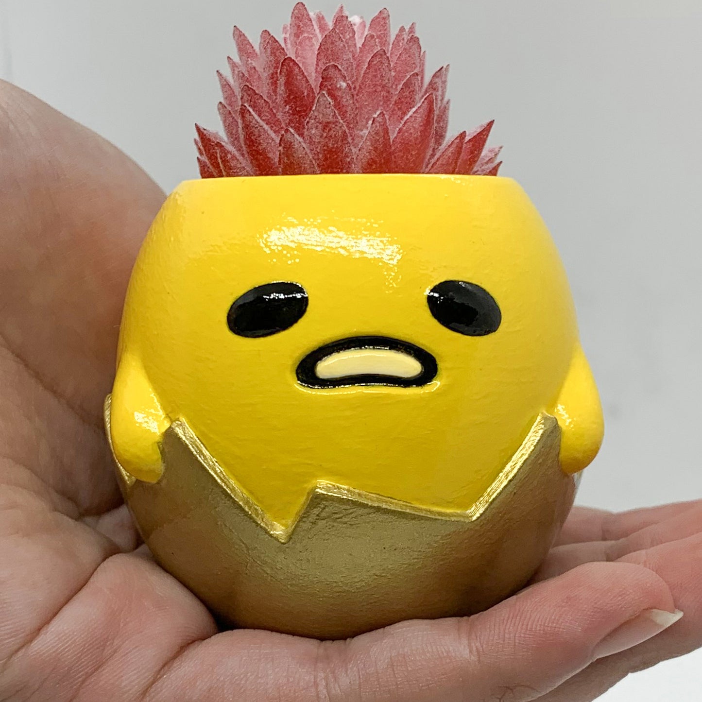 GUDETAMA EGG PLANTER