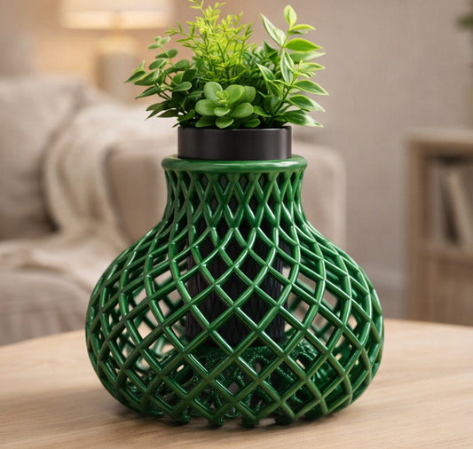 GEOMETRIC LATTICE VASE