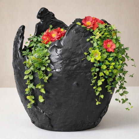 UNIQUE SCULPTURAL ORGANIC PLANTER